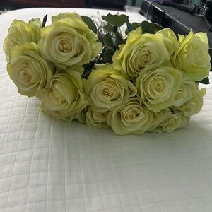 Elegant Cream Rose Bouquet